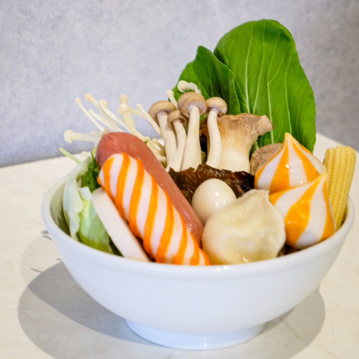 好きな具材を盛ったボウル